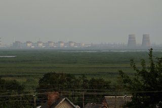 La plus grande centrale nucléaire d'Europe à Zaporijjia, dans le sud de l'Ukraine, a été mise à l'arrêt en septembre 2022 en raison de l'agression russe. (archives) Keystone/AP/EVGENIY MALOLETKA